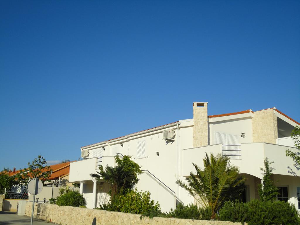 Mirakul Apartments Вир Экстерьер фото